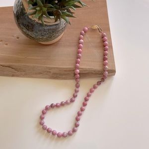 Vintage pink marbled pearl necklace